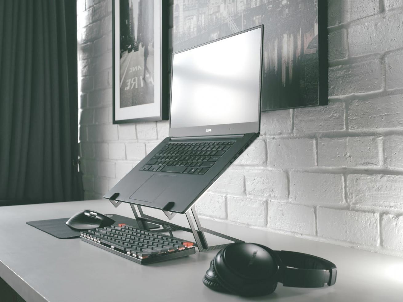 Professionelle Finanzberatung in modernem Büro